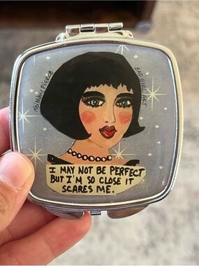 Lolly Lu Compact Mirror with Illustrated Face and Quote - Gray